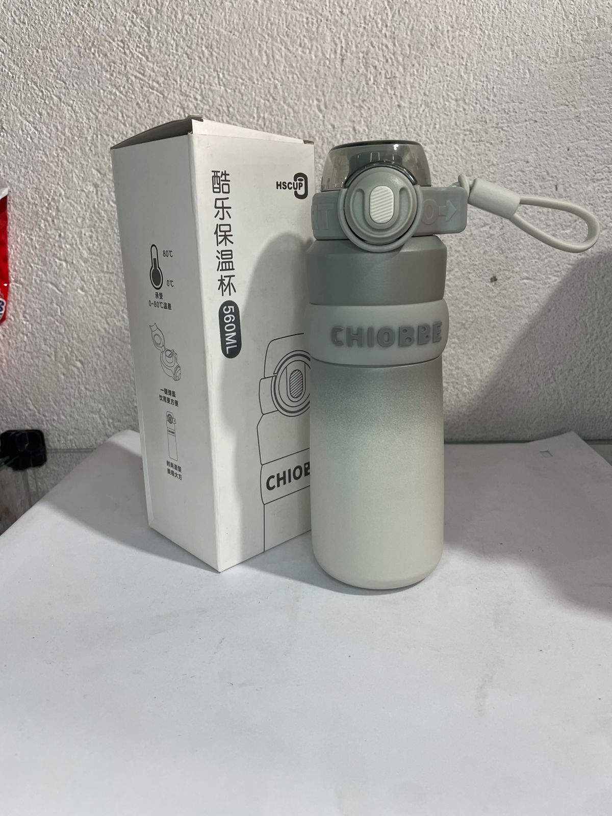 Garrafa Térmica 560ml — Mantém Bebidas Quentes ou Frias com Praticidade